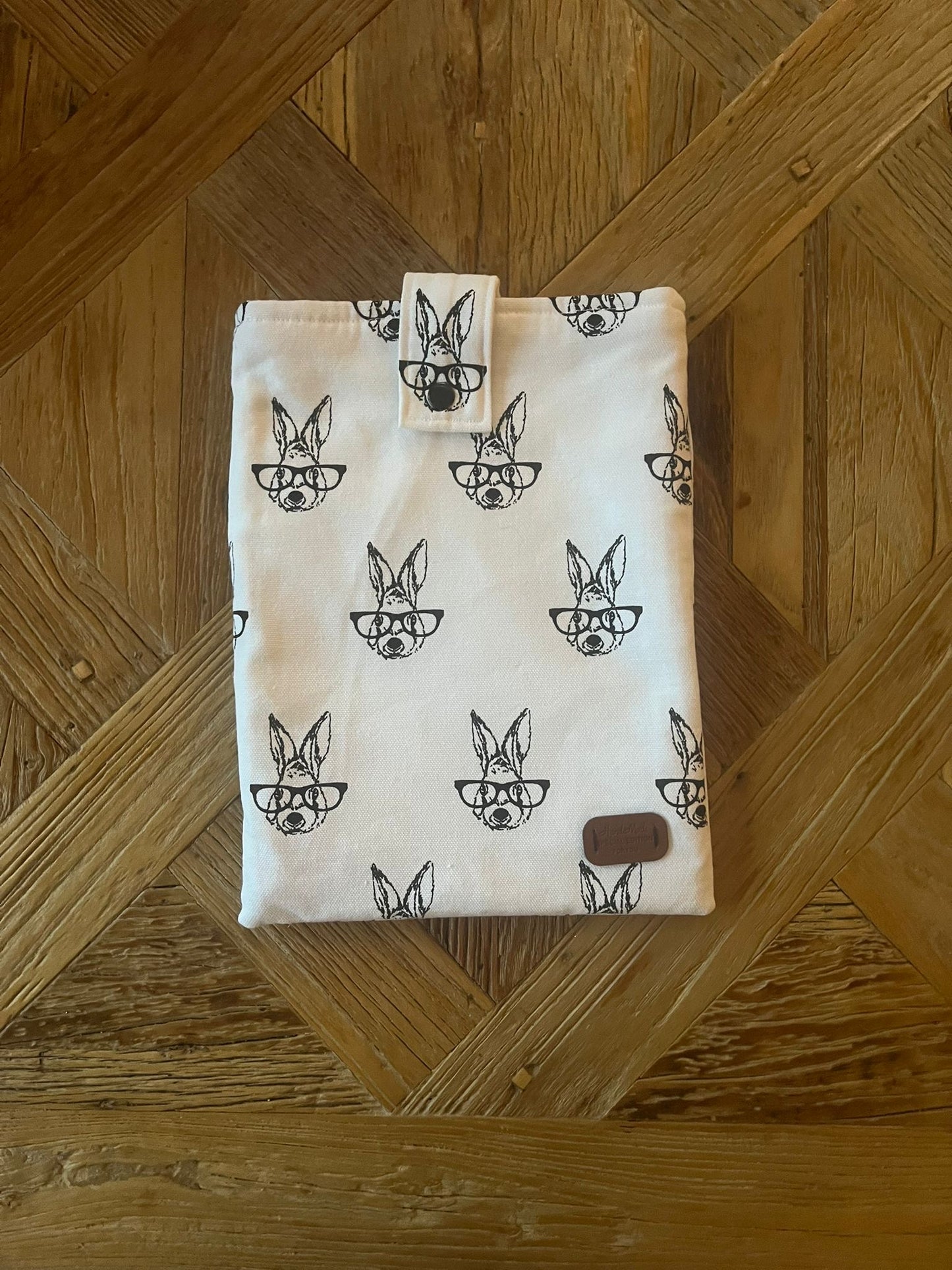 Witte boekhoes met hazen print